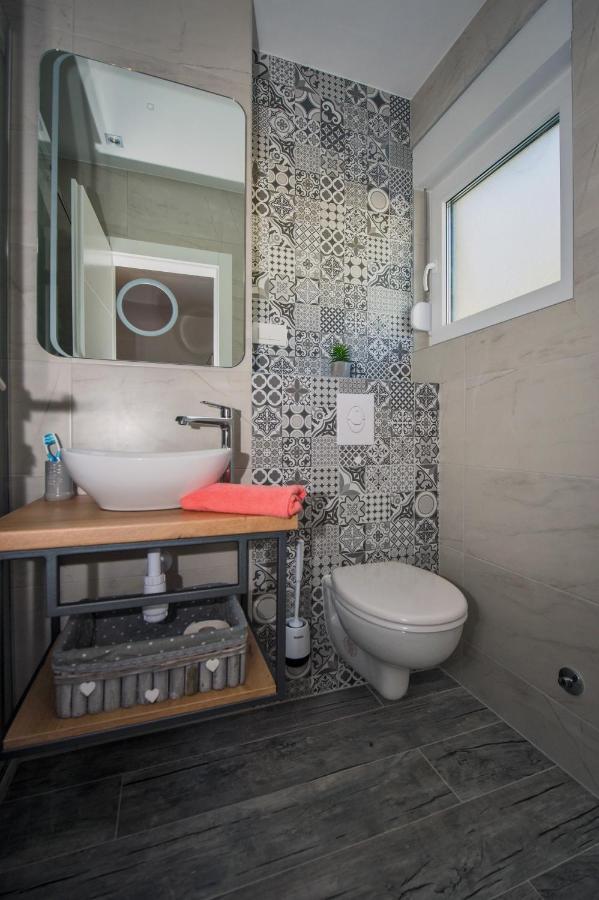 Deluxe 2 Bedroom Apartment With Sea View Baska Voda Luaran gambar