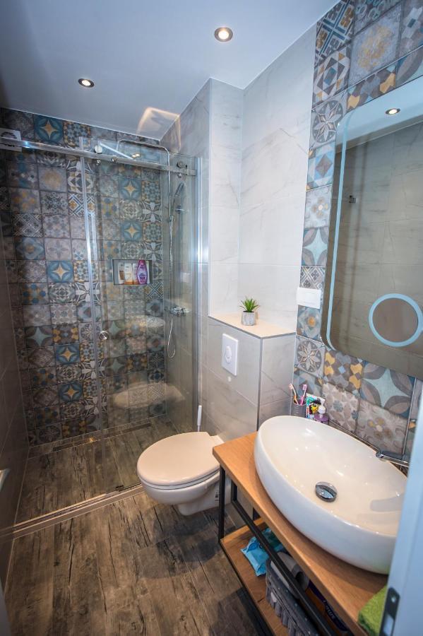 Deluxe 2 Bedroom Apartment With Sea View Baska Voda Luaran gambar